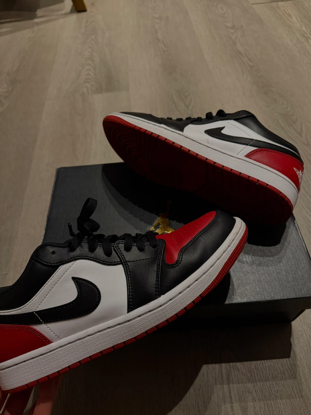 Air Jordan 1 Low SE "Black/Red" Men's US 9.5 - photo 2