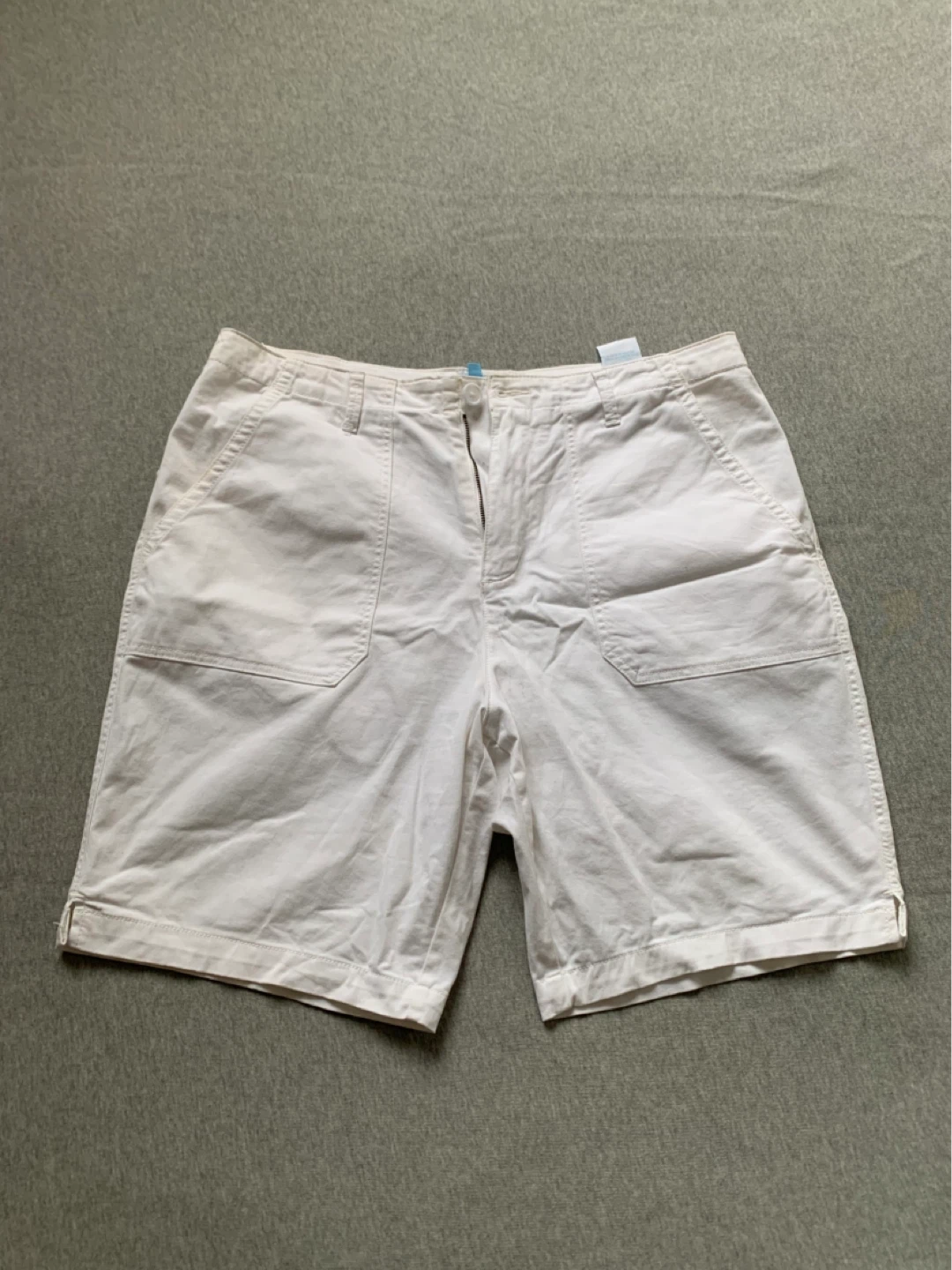 Ladies White Shorts - Size 14