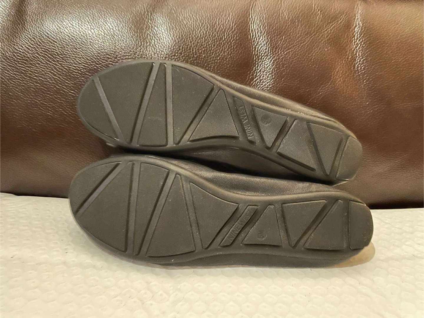 Nine West Black Leather Flats with Gold Buckle - photo 3