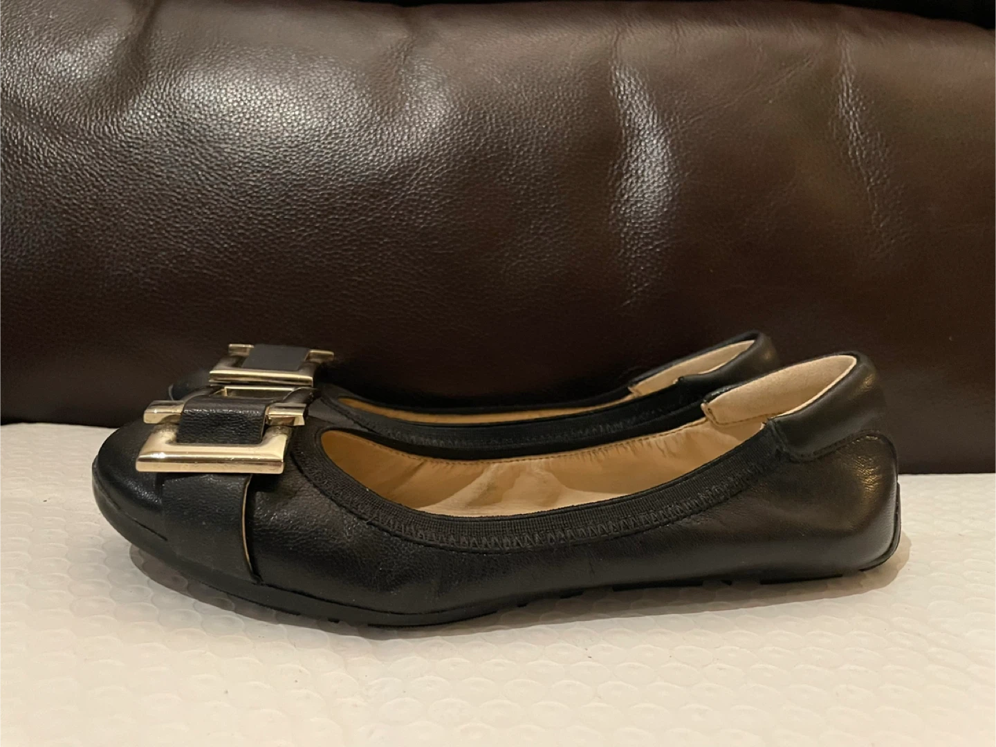 Nine West Black Leather Flats with Gold Buckle - photo 2