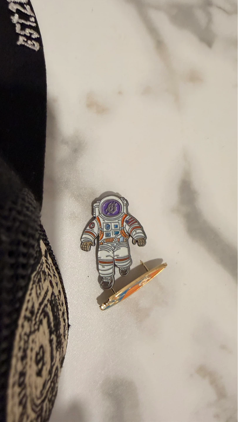 Godspeed 4ever trucker hat with astronaut pin - photo 4