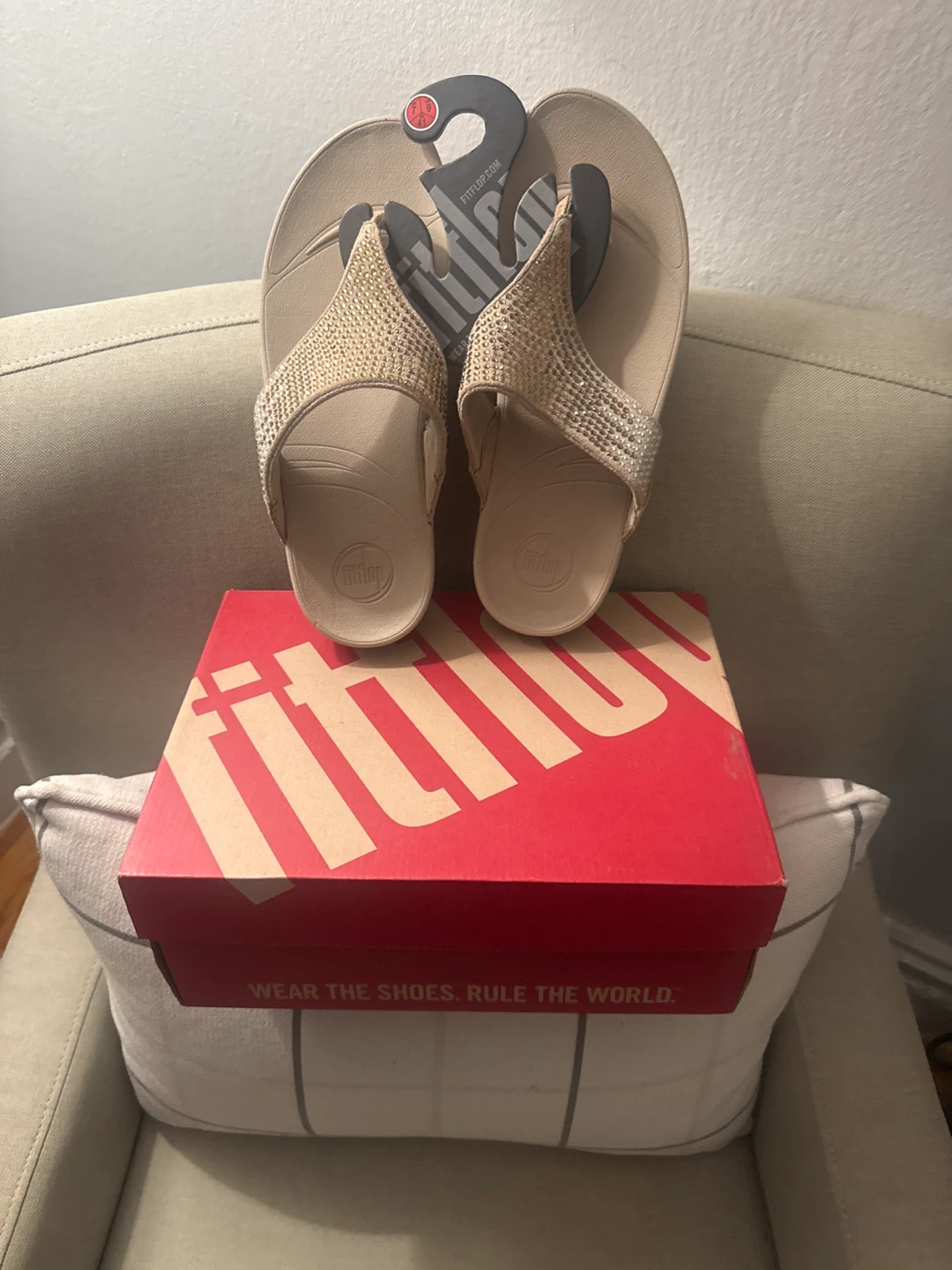 FitFlop Flora Embellished Sandals size 9  - Thrifty pick