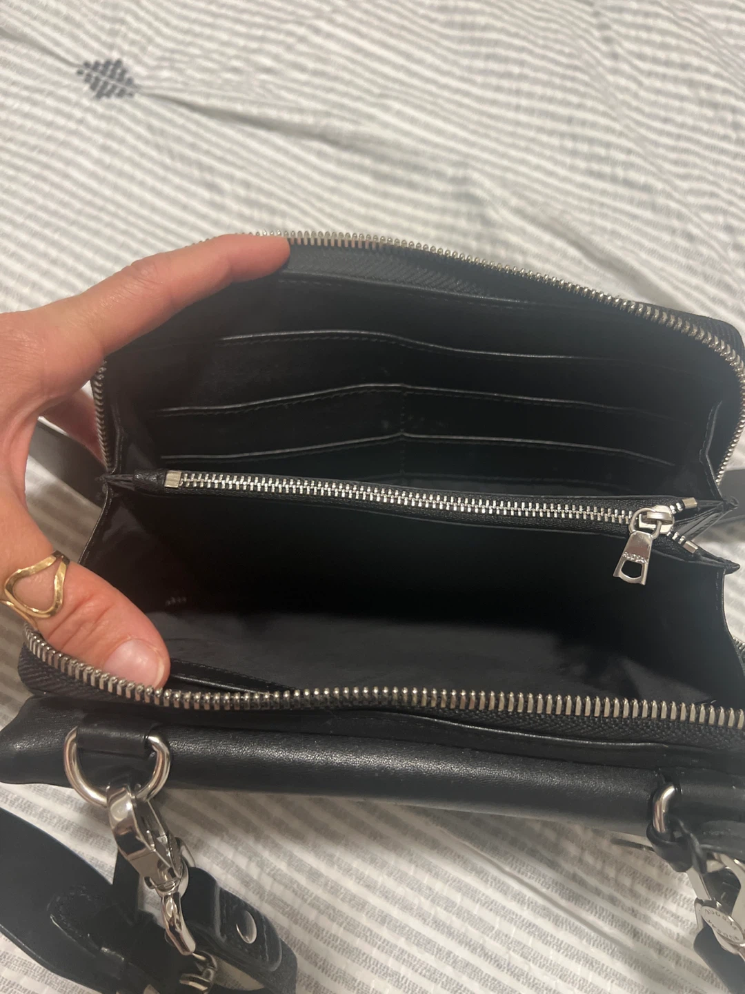 RUDSAK Black Leather Crossbody Bag - photo 3
