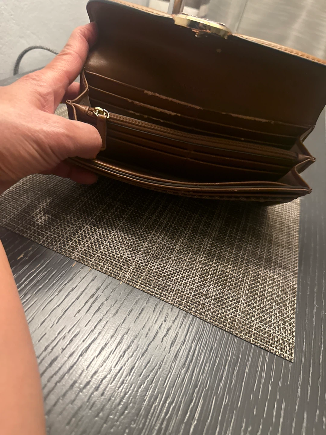 Michael Kors Wallet - Women’s - Thrifty pick - photo 3