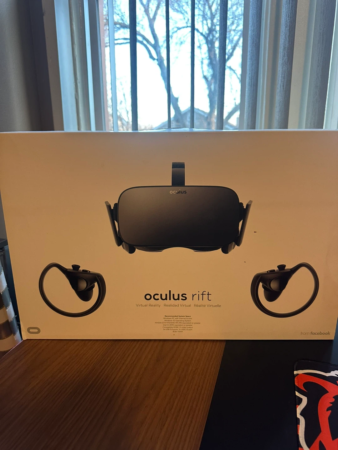 Oculus Rift Virtual Reality Headset with Controllers