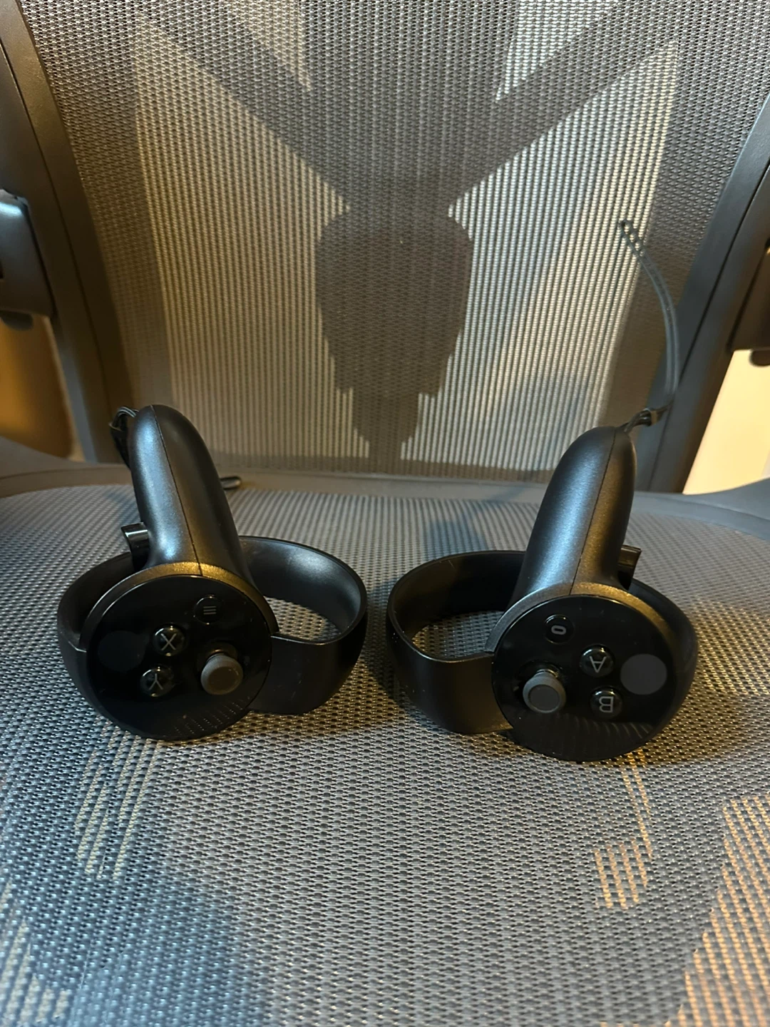 Oculus Rift Virtual Reality Headset with Controllers - photo 5
