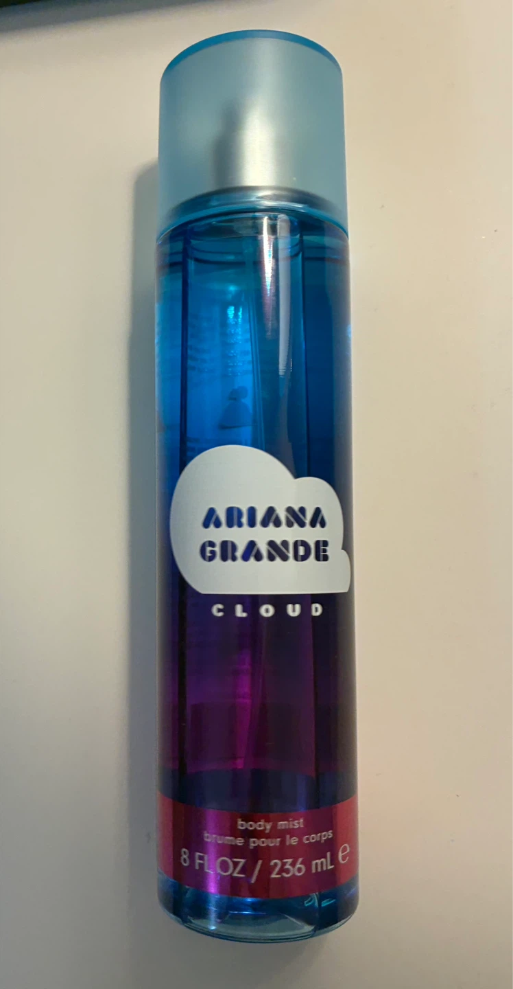 Ariana Grande Cloud
