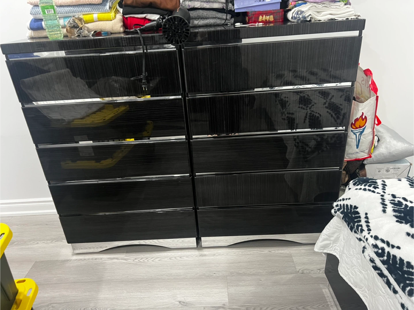 Black 8-Drawer Dresser with Silver Accents - photo 3