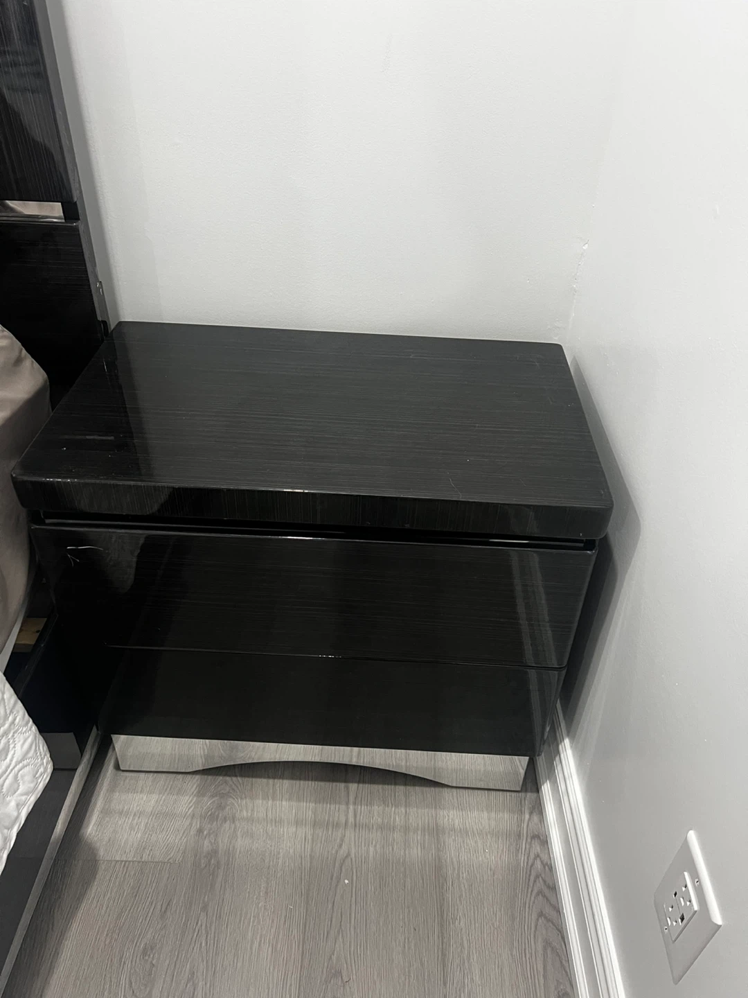 Black 8-Drawer Dresser with Silver Accents - photo 2
