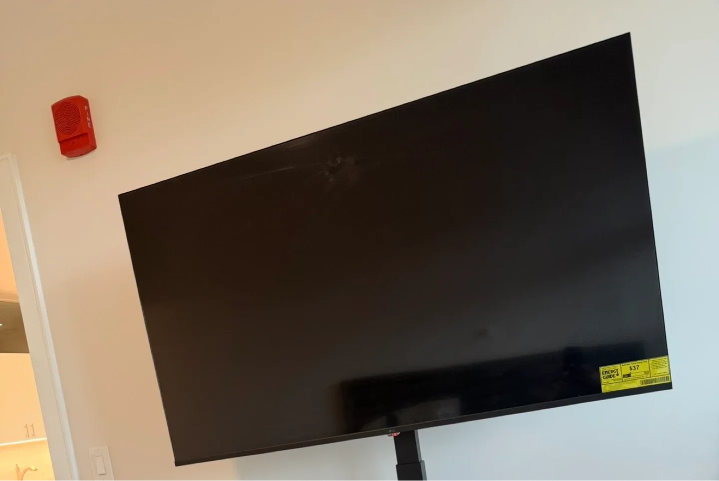 LG 55-inch TV - photo 3