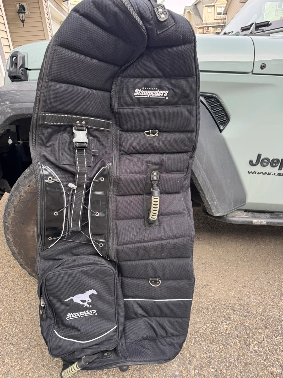 Stampeders golf carry case - photo 2