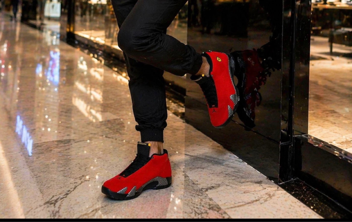 Air Jordan 14 Retro Ferrari SE Gym Red - photo 2