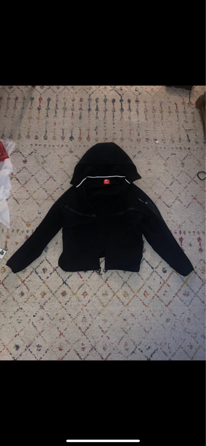 Black Nike Tech