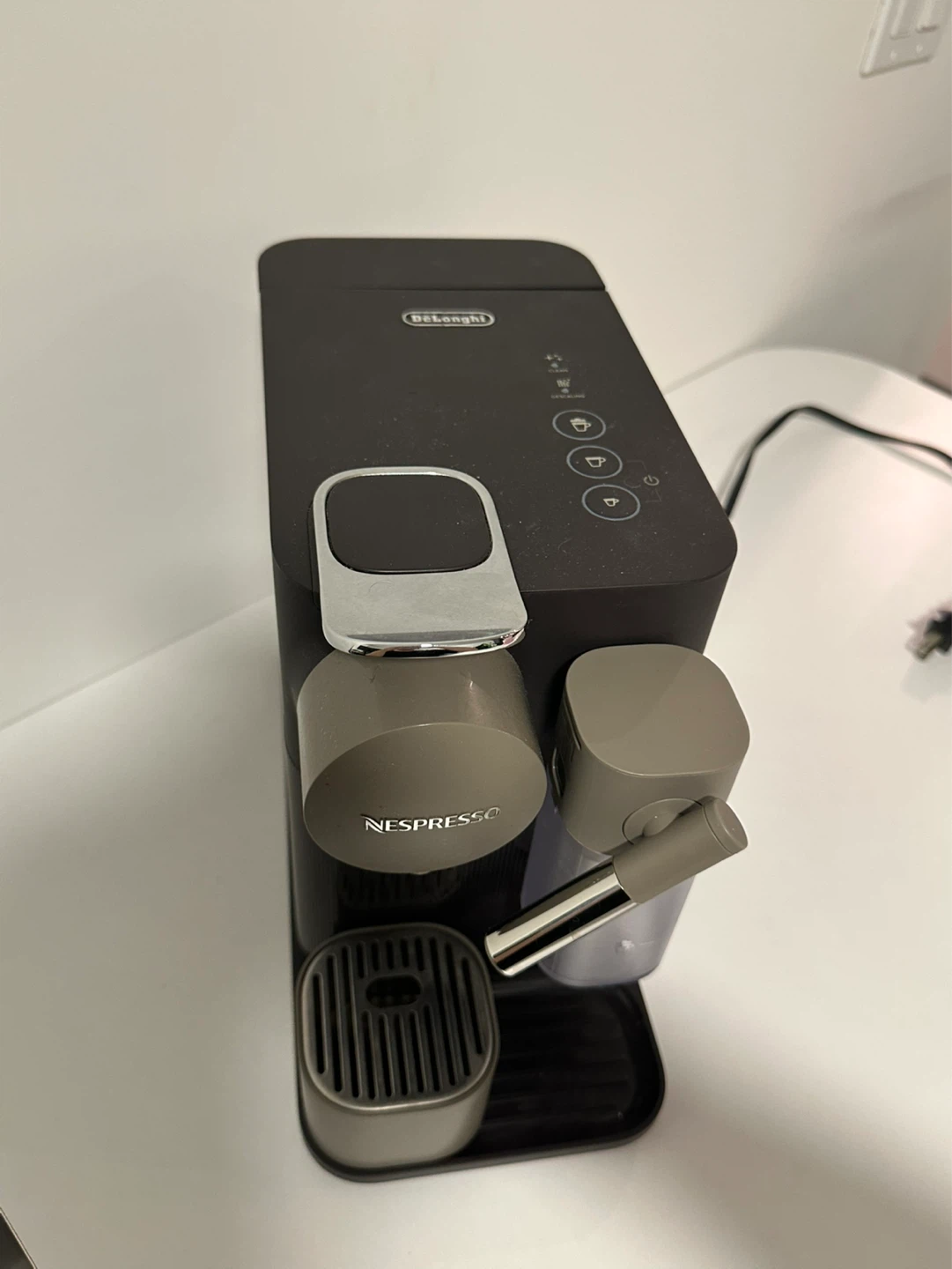 Nespresso DeLonghi Latissima One - photo 2