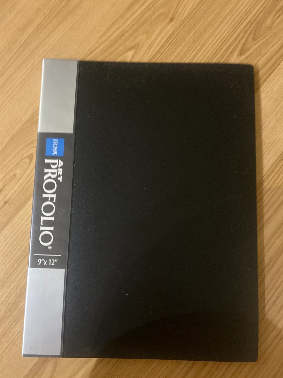 IToya Art Profolio 9" x 12" Portfolio Binder