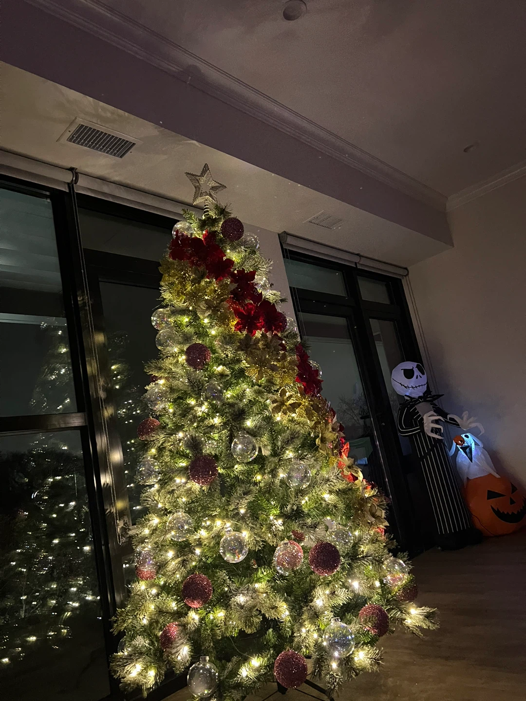 Moving sale - Pre-lit Christmas Tree with Ornaments and Garland