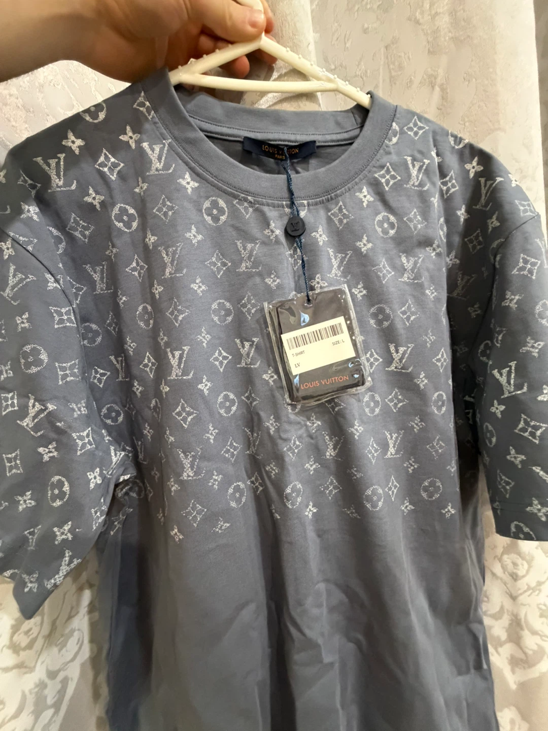 Louis Vuitton Monogram T-Shirt - Size L - photo 3