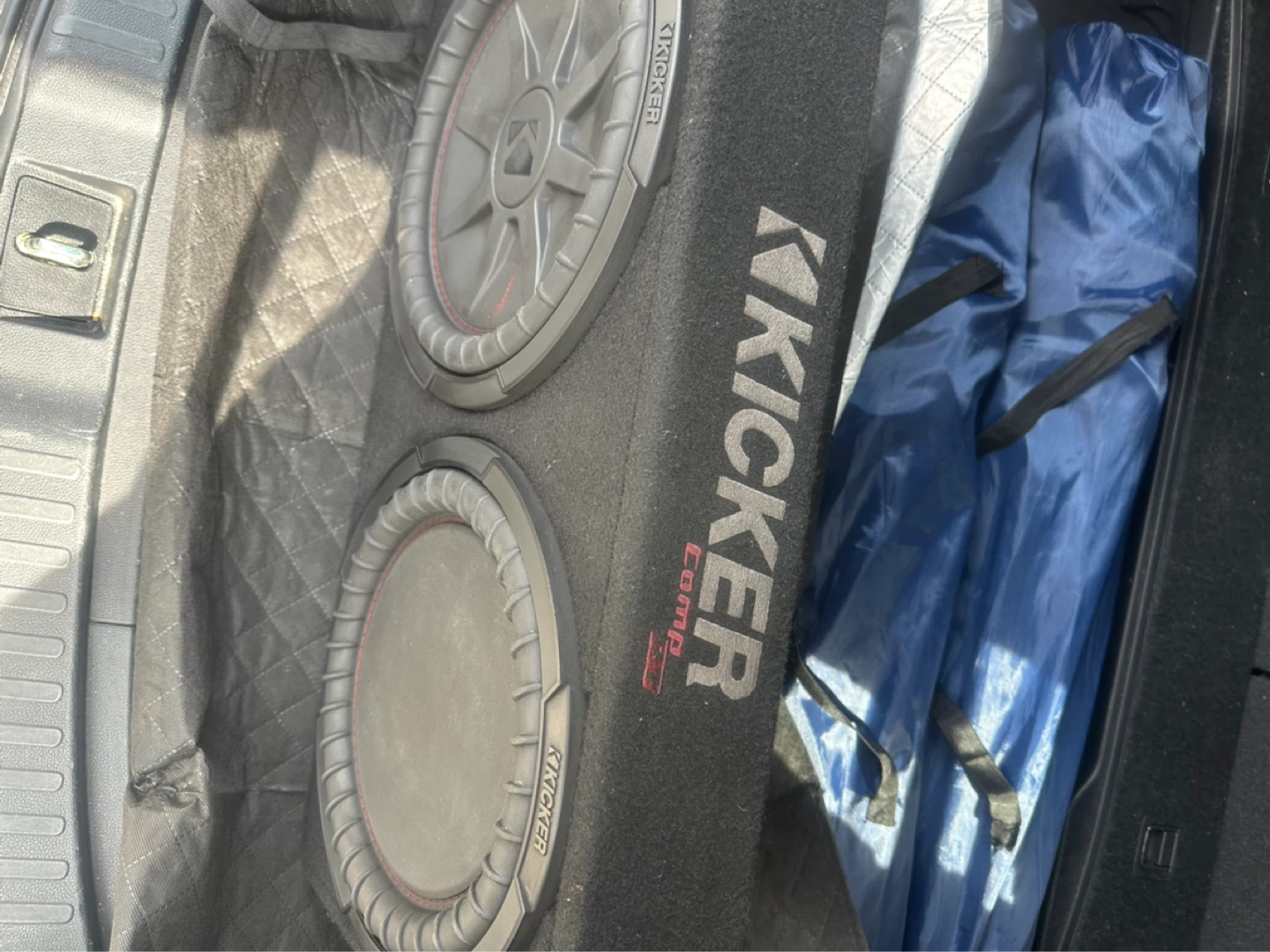Kicker Comp VT Dual 12" Subwoofer Enclosure - photo 2