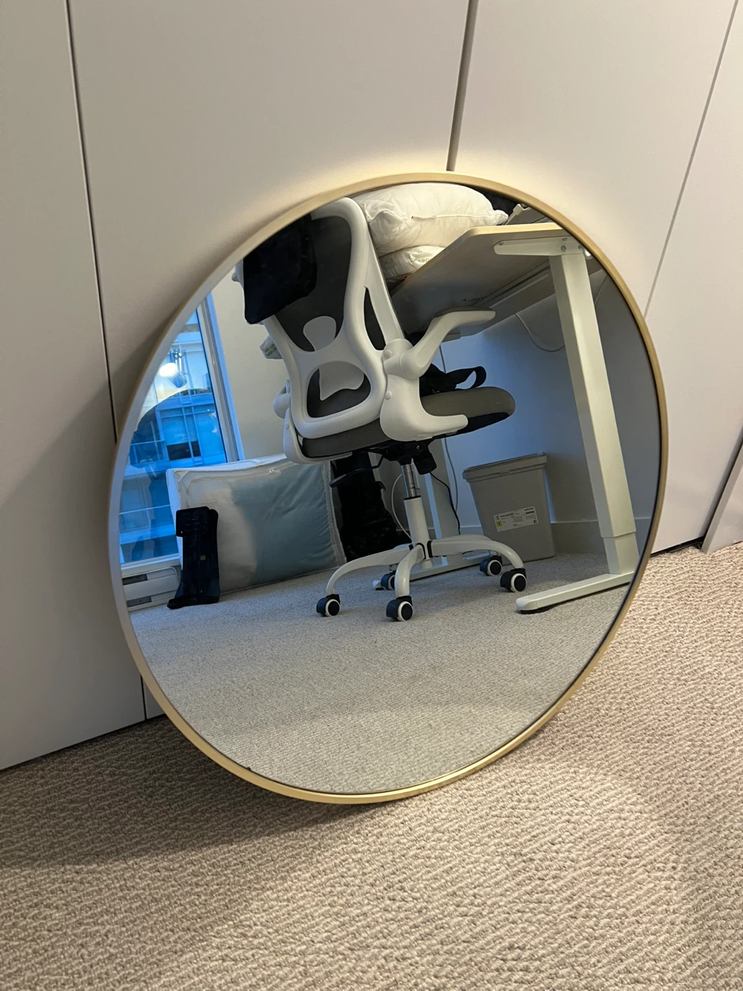 Round Gold Metal Frame Wall Mirror - photo 3
