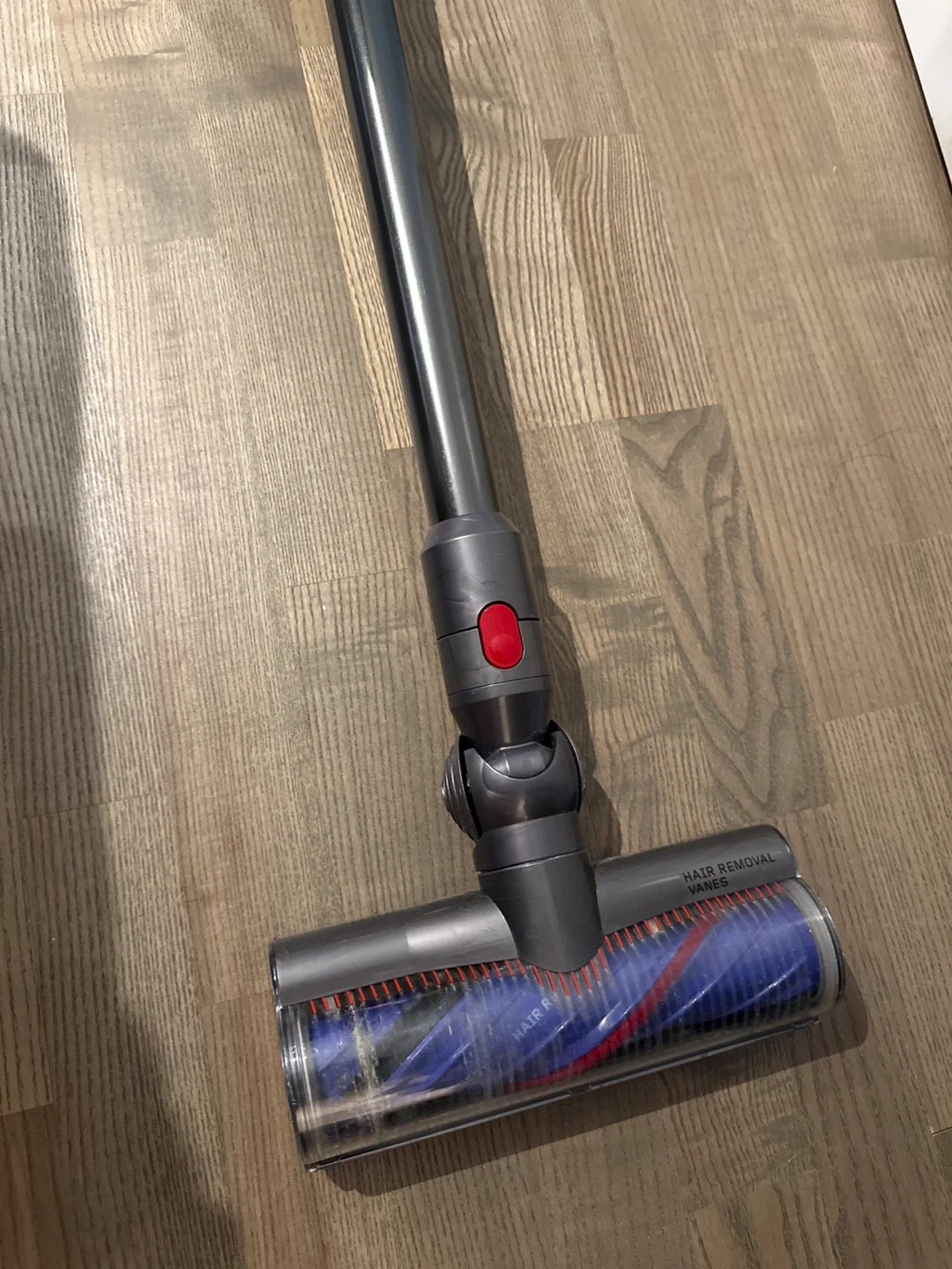 Like new Dyson V8 Cordless Vacuum Cleaner - photo 5
