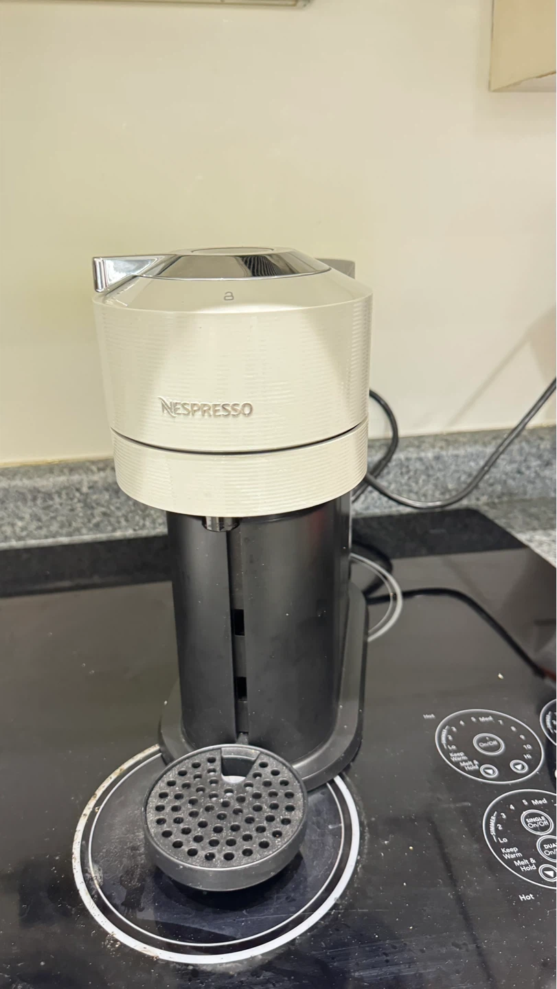 Nespresso Vertuo Coffee Machine - photo 2