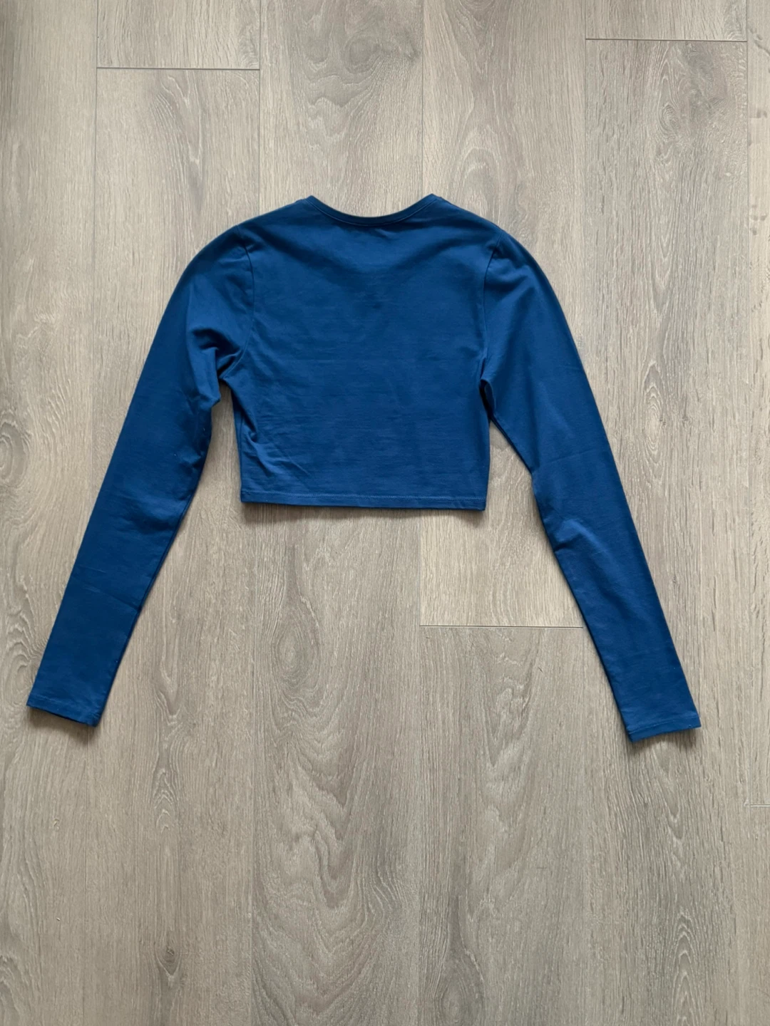 She is Mono Blue Long Sleeve Cropped Top - photo 3
