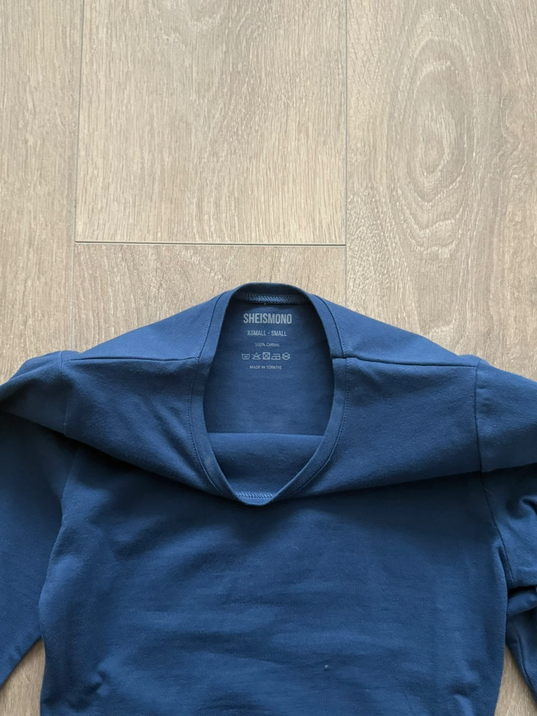 She is Mono Blue Long Sleeve Cropped Top - photo 2