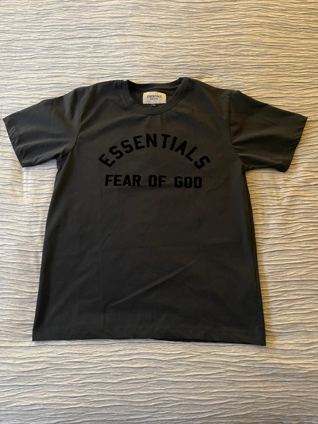 Essentials T-Shirt Size M