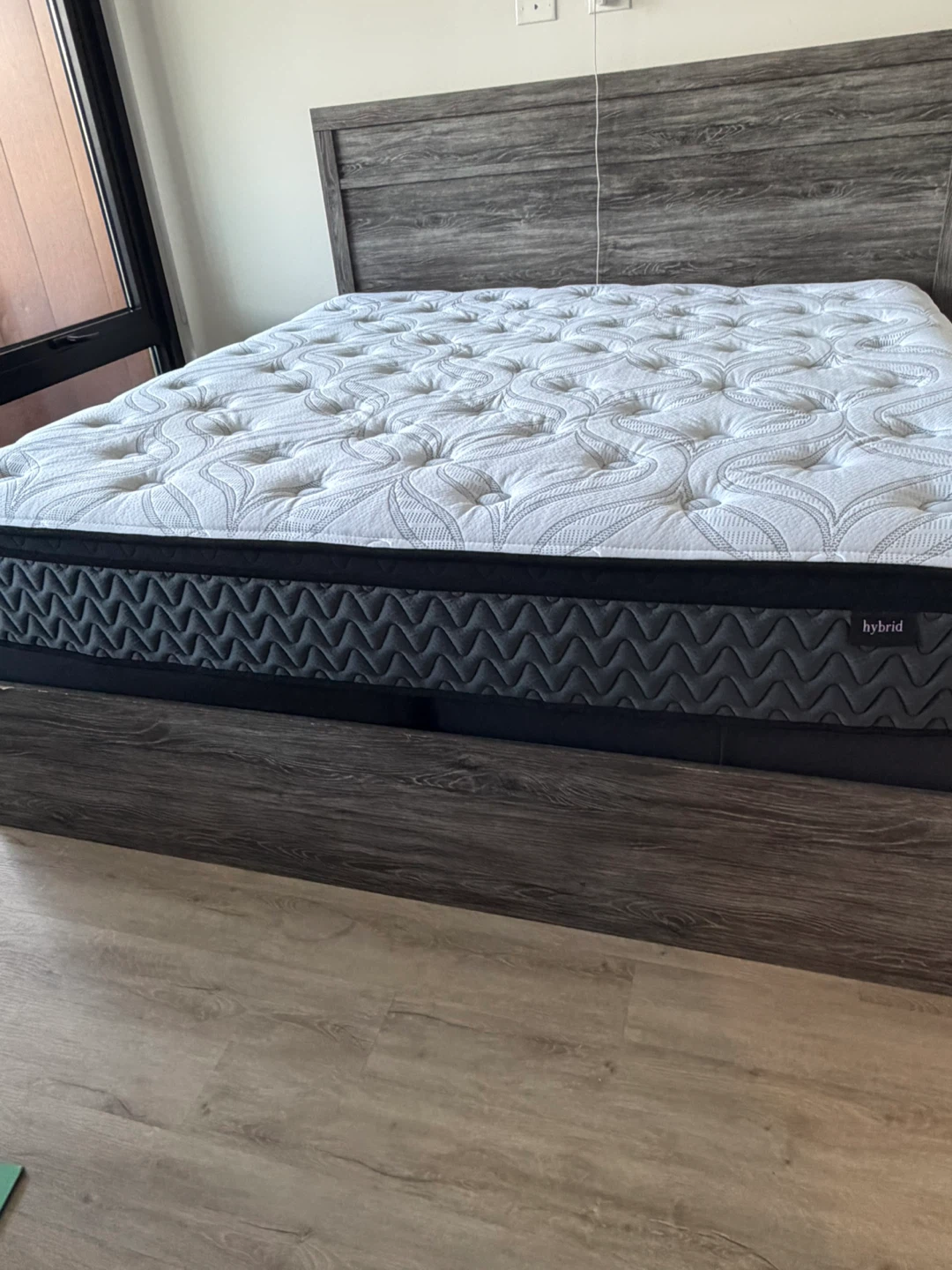 King, orthopedic,  Hybrid Mattress, Ashley bed frame - photo 4