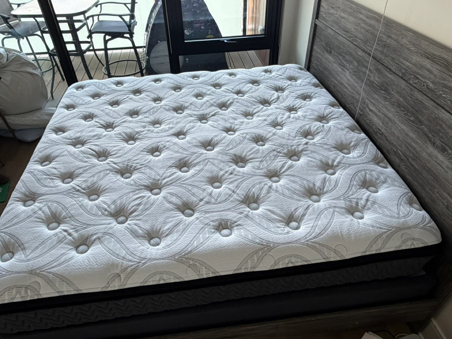King, orthopedic,  Hybrid Mattress, Ashley bed frame - photo 3