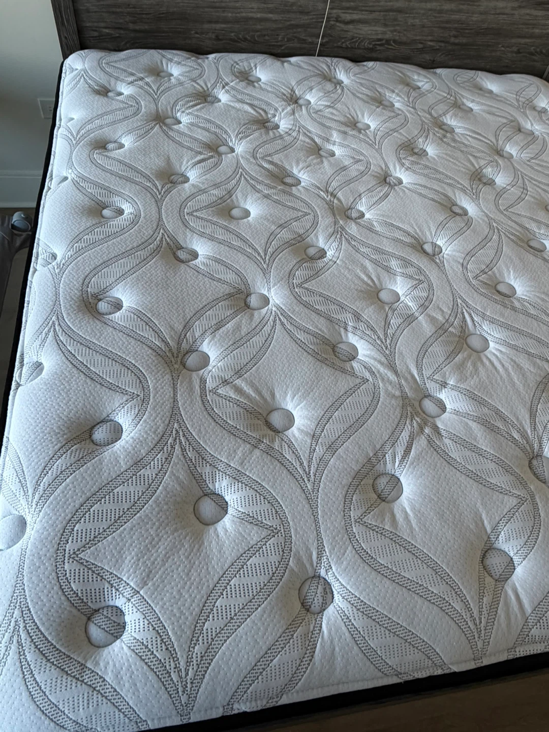 King, orthopedic,  Hybrid Mattress, Ashley bed frame - photo 5