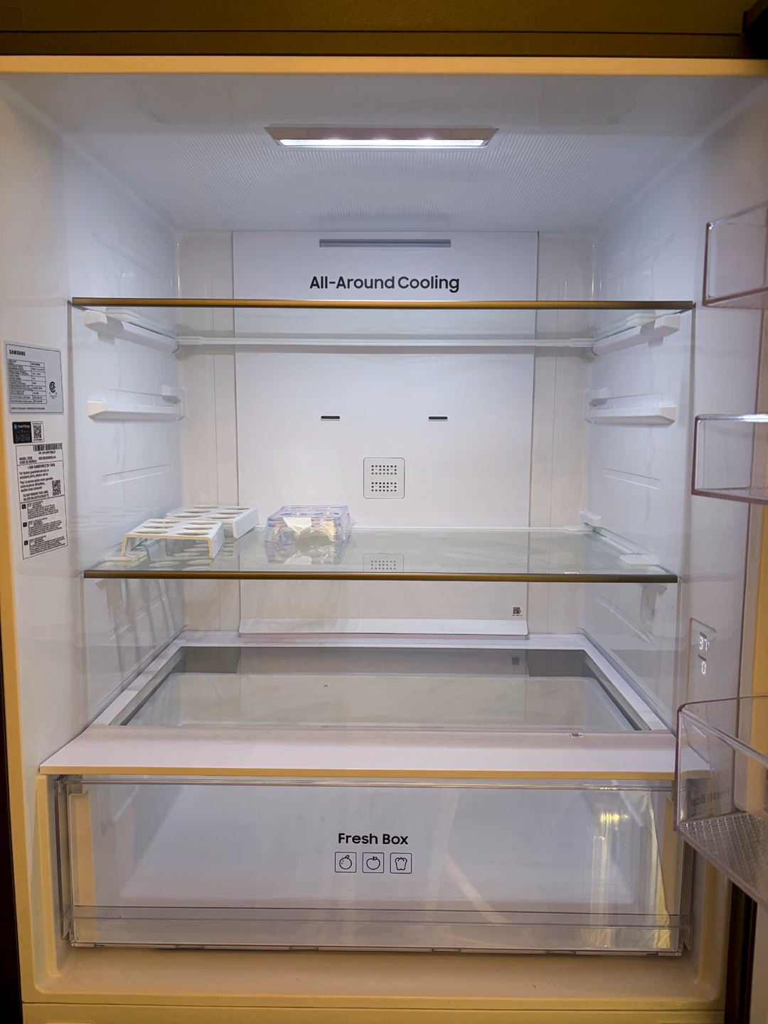 Almost new original $1250 Samsung fridge - photo 3