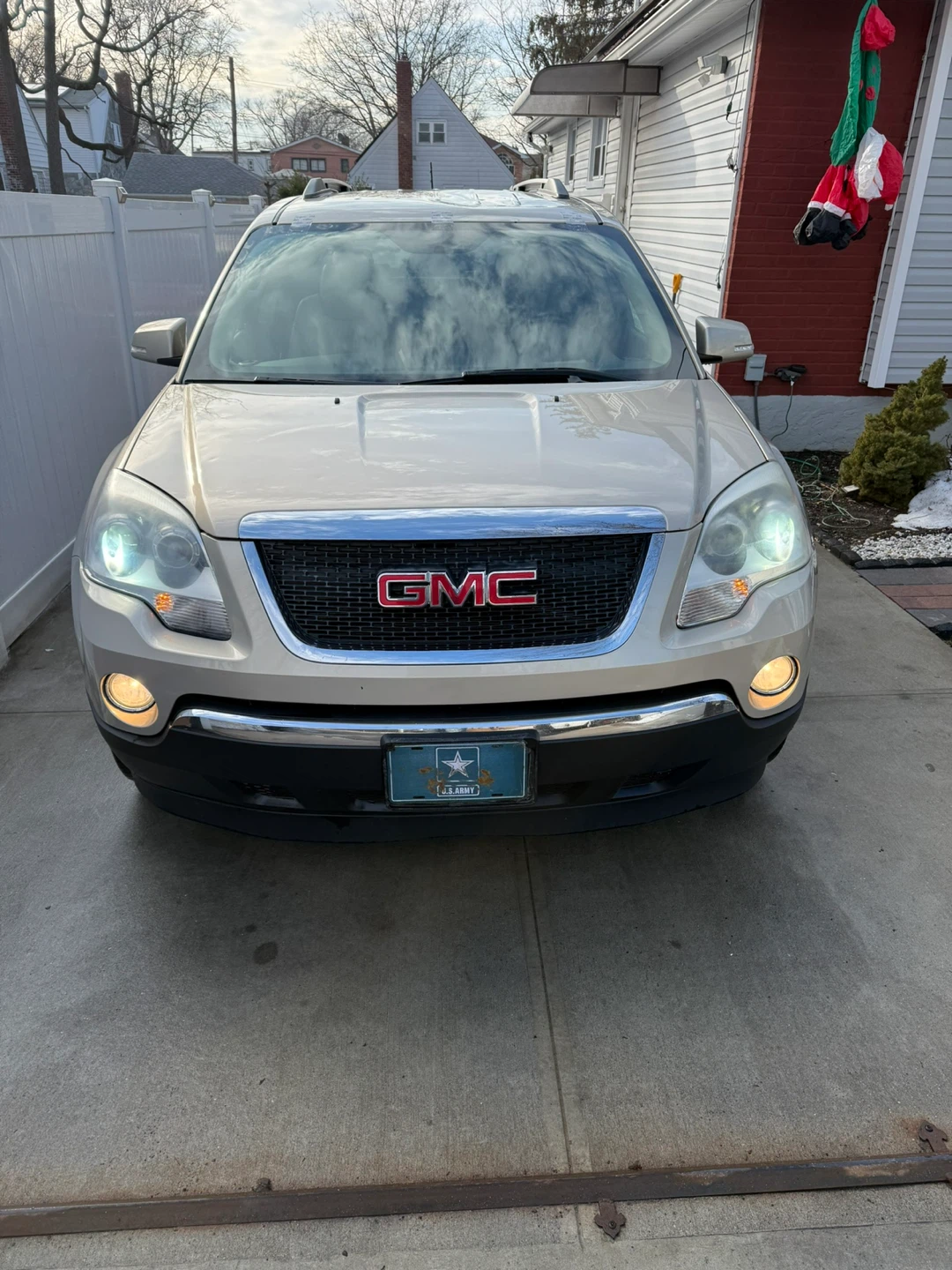 2011 GMC Acadia SLT2 121k miles