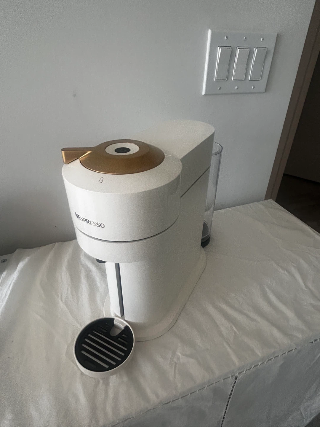 Nespresso Vertuo Next Coffee Machine - White & Gold - photo 4
