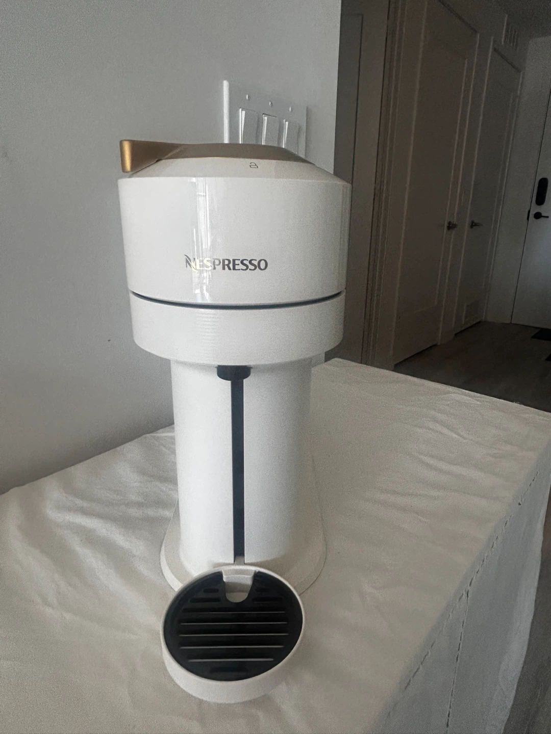 Nespresso Vertuo Next Coffee Machine - White & Gold - photo 5
