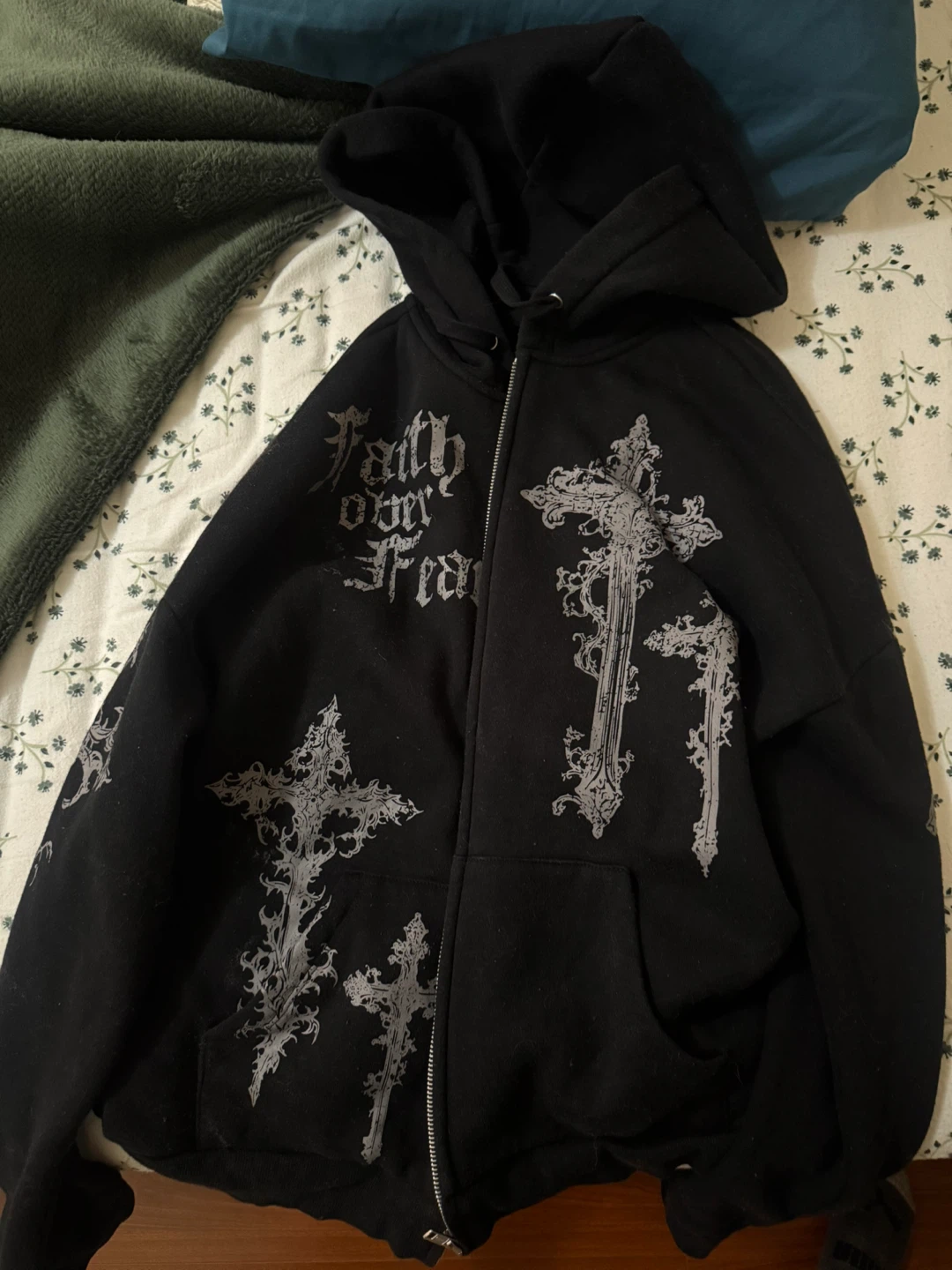 Alt black hoodie with graphics - photo 2