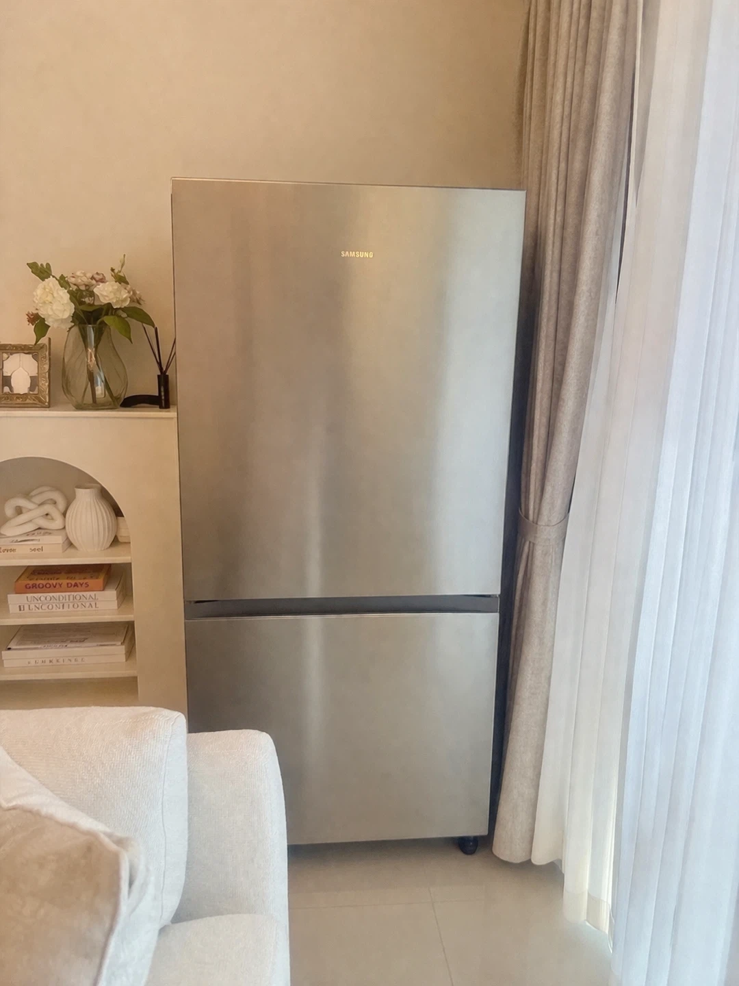 Almost new original $1250 Samsung fridge