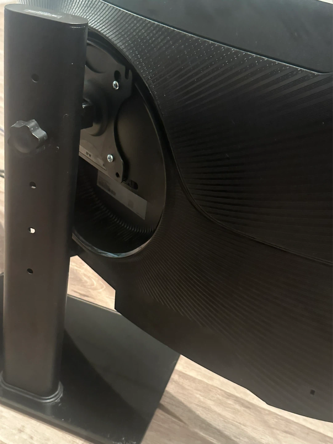 Samsung 27” 165Hz 2560 x 1440 Curved Gaming Monitor - photo 4