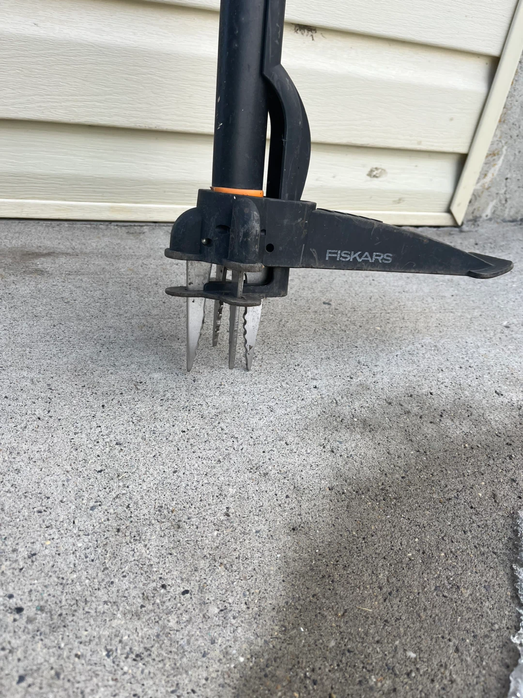 Fiskars 4-Claw Stand-Up Easy-Eject - photo 2