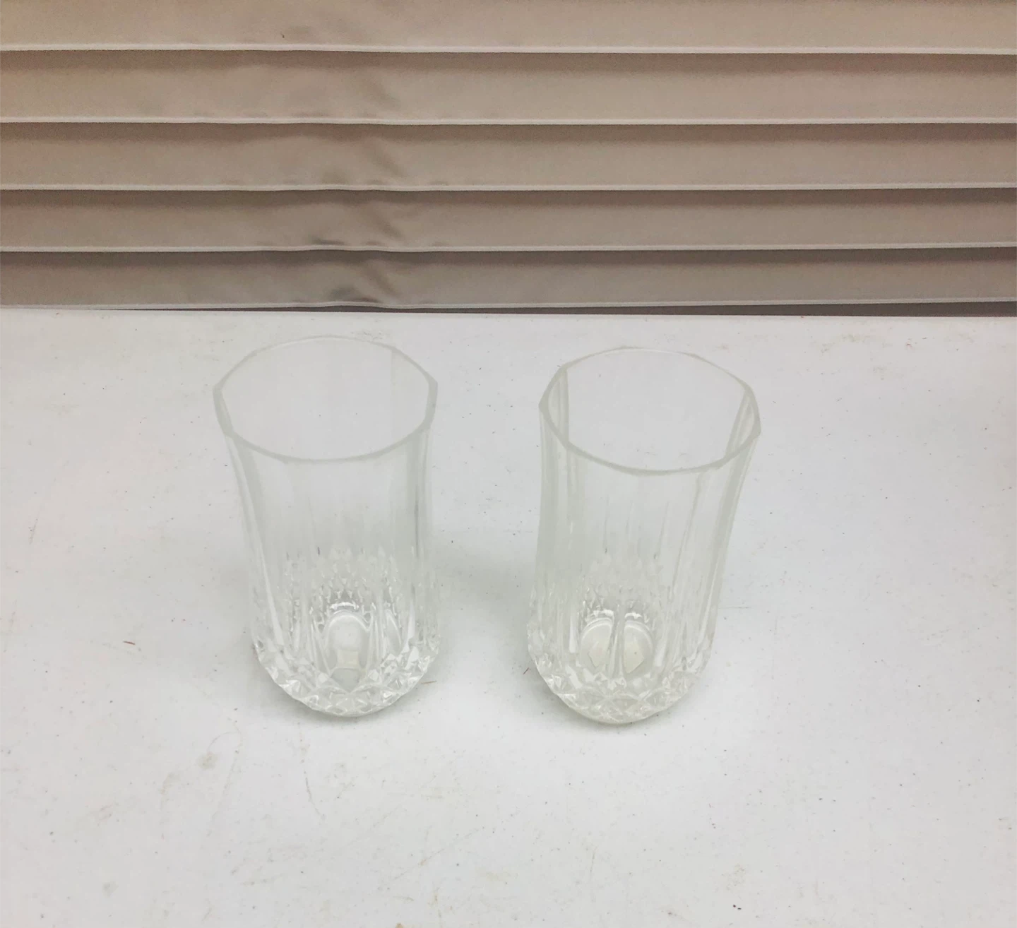 Set of 2 clear glass tumblers