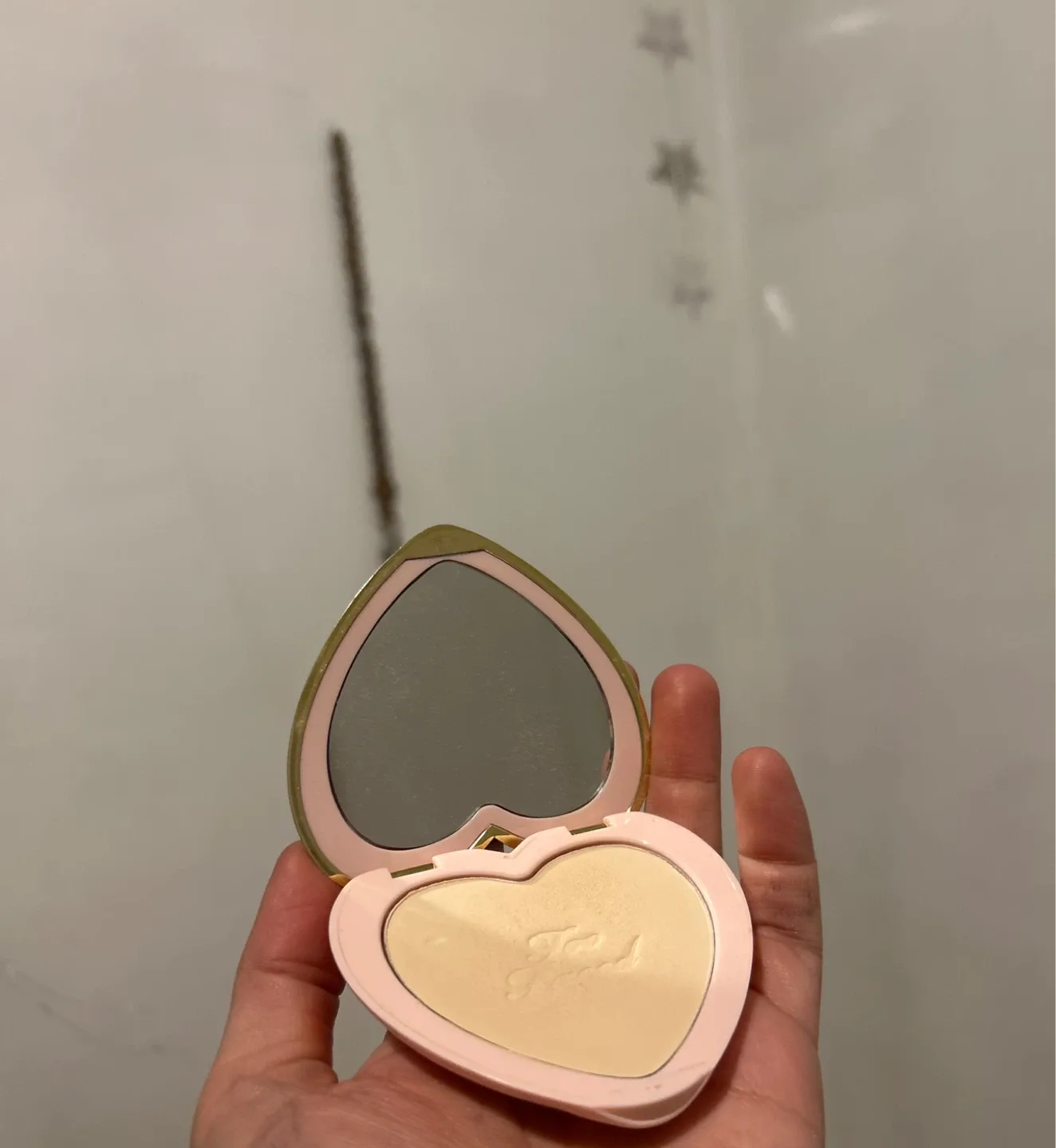 Too Faced Heart Shaped Compact Powder - photo 3