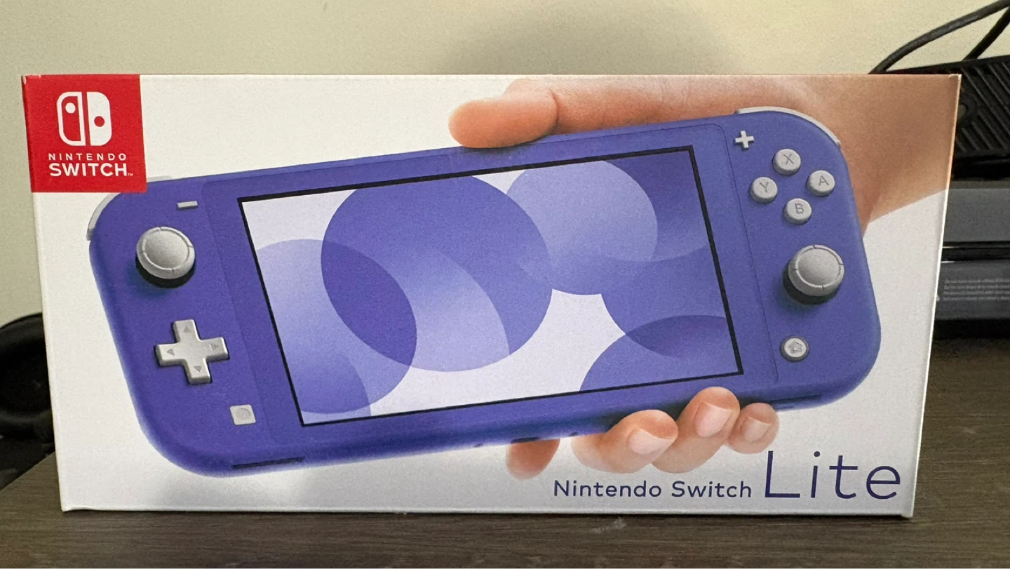 Nintendo switch lite (Brand new / Sealed)
