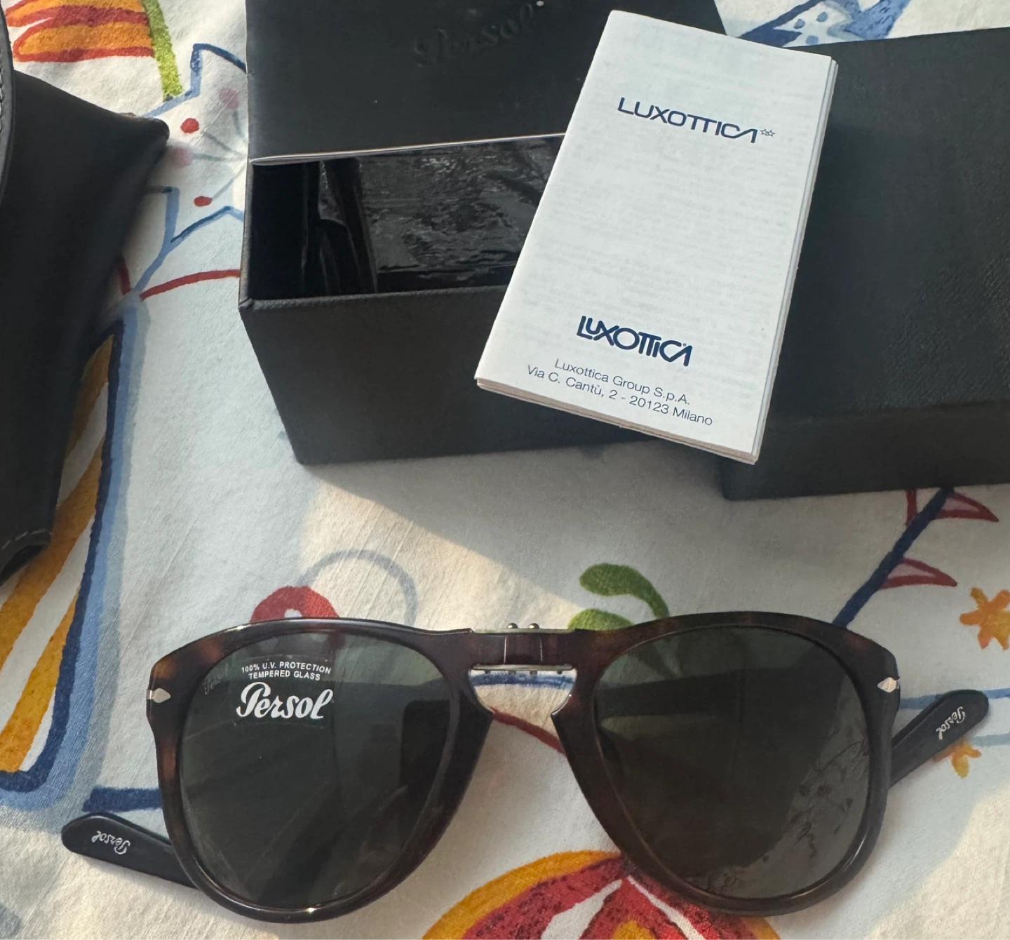Authentic Persol 714 Folding Sunglasses - Tortoise / Havana