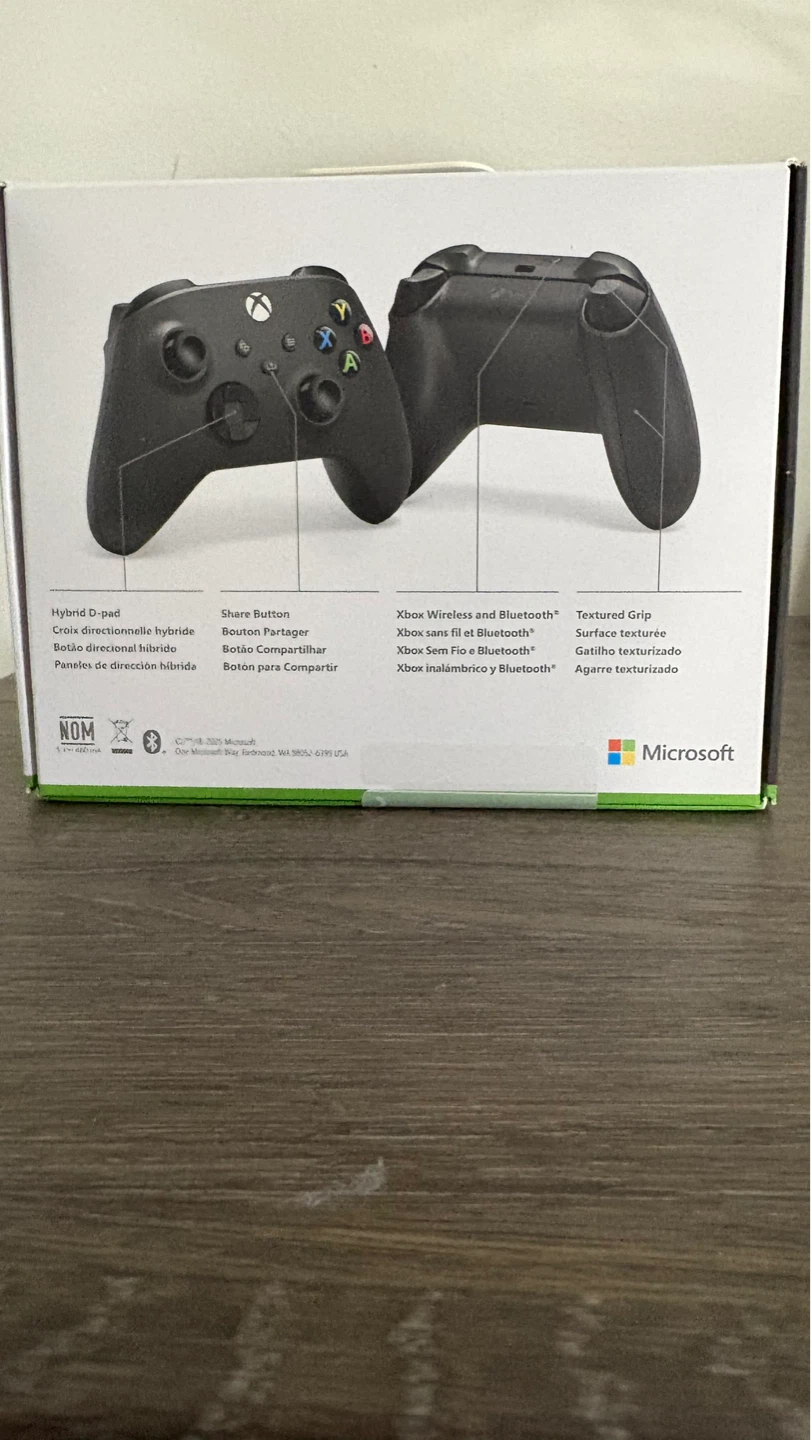 Xbox controller (black) (Brand new!!) - photo 3