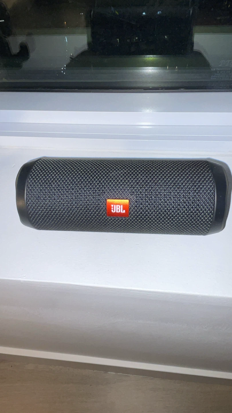 JBL Flip 4