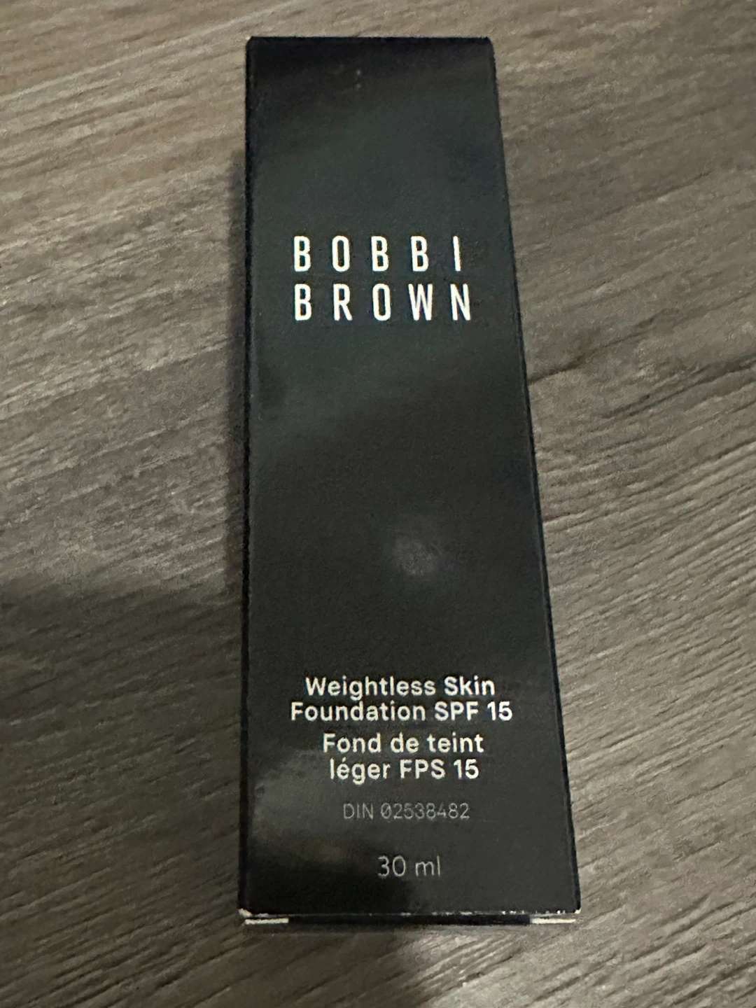 Bobbi Brown Weightless Skin Foundation SPF 15 - Natural - photo 5