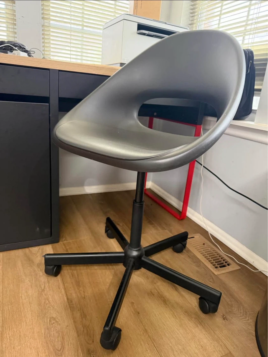 Black Swivel Office Chair with Casters