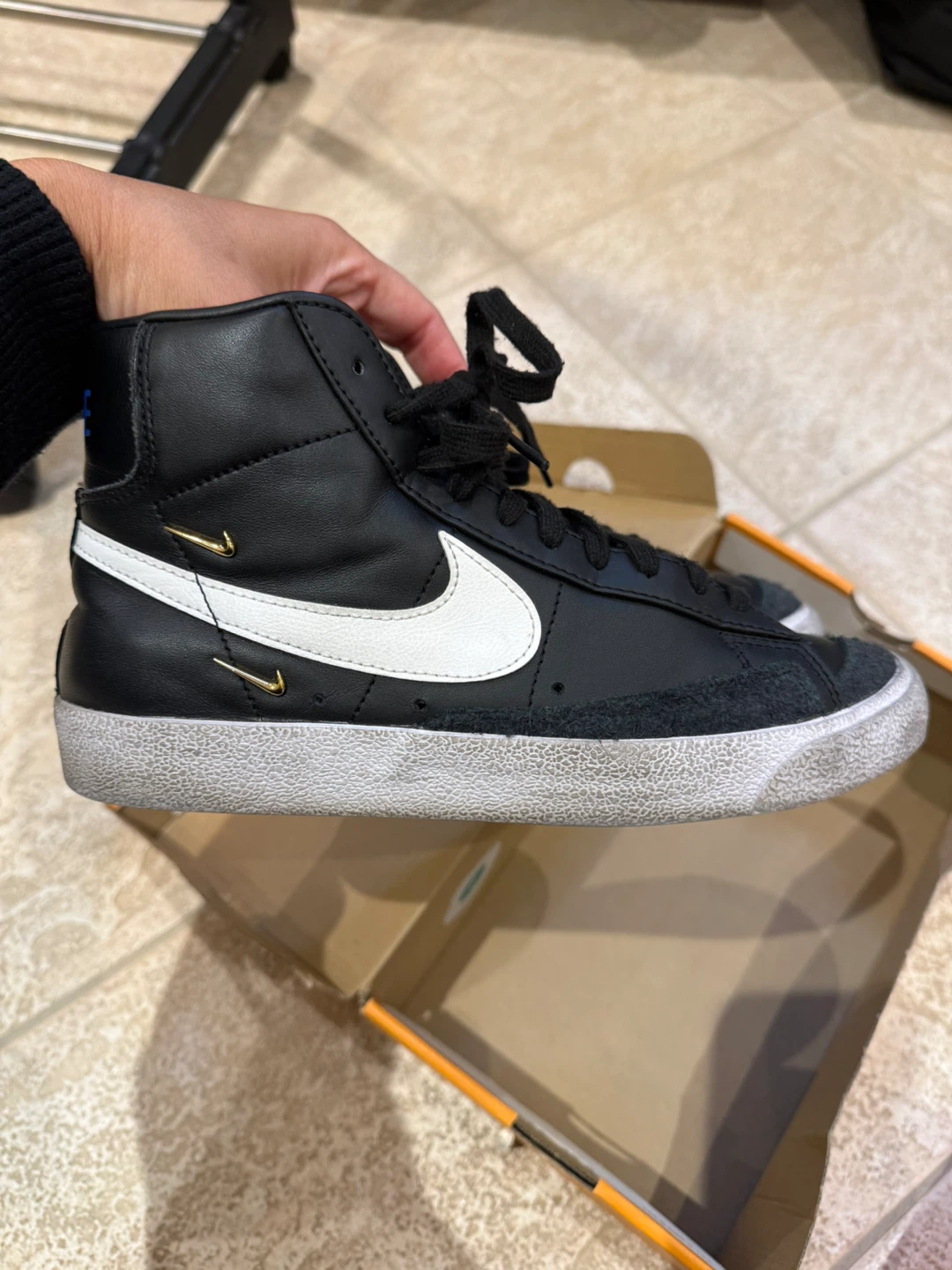 Nike Blazer Mid '77 SE Women's Shoes - photo 3