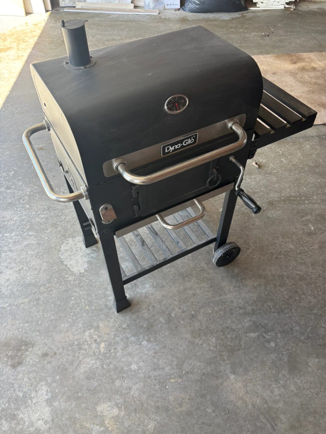 Dyna-Glo Charcoal Grill