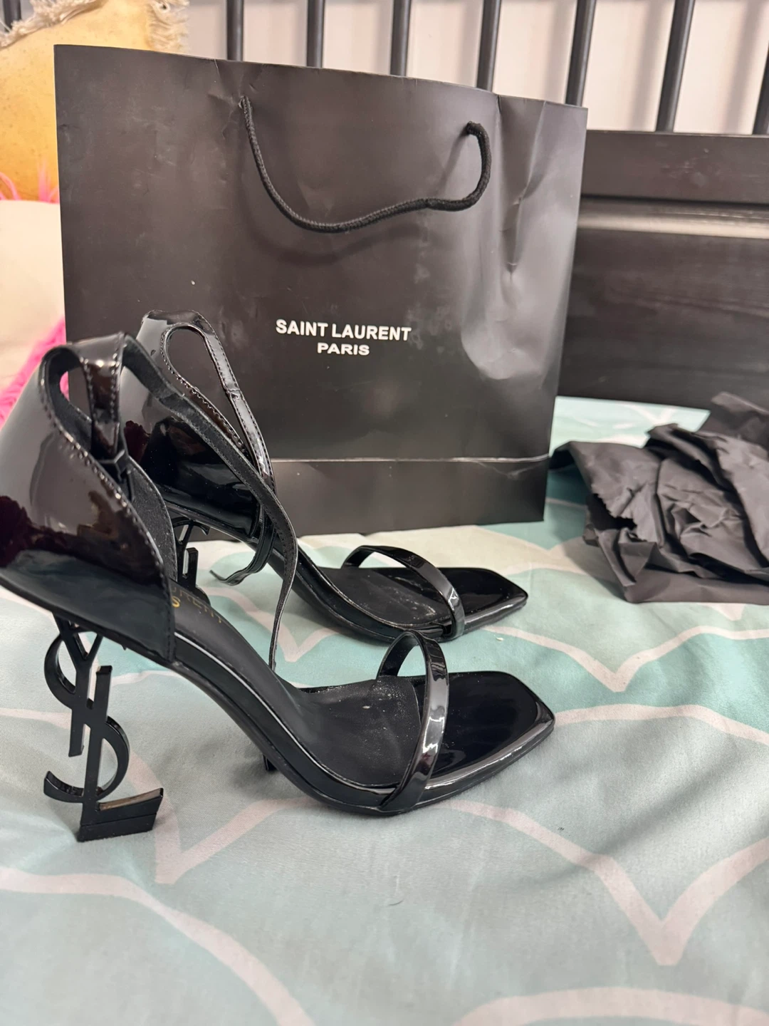 Authentic Saint Laurent Paris Black Patent Leather YSL Heels - photo 3